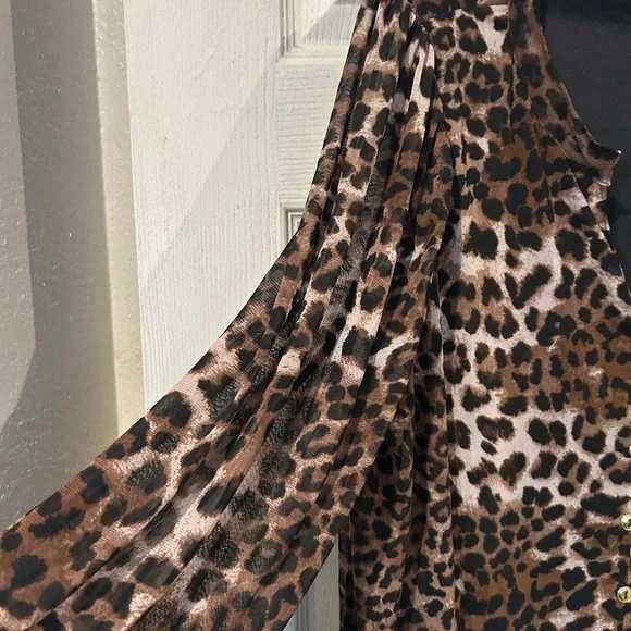 NWOT “A Love Story “ Leopard Print Knit Top - Picture 3 of 4